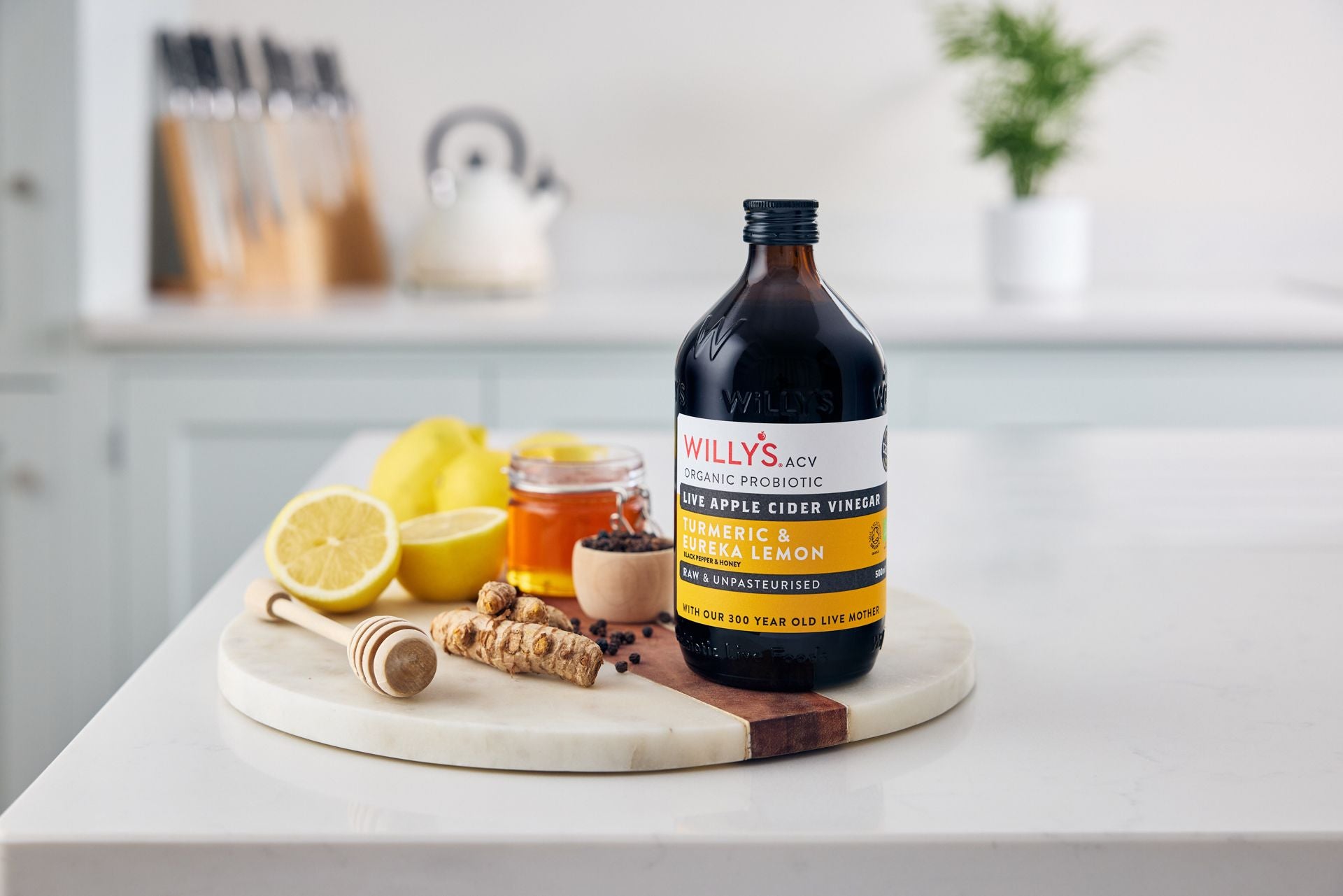 Willy's - Organic Live Turmeric & Black Pepper Apple Cider Vinegar (With Live Mother) 500ml